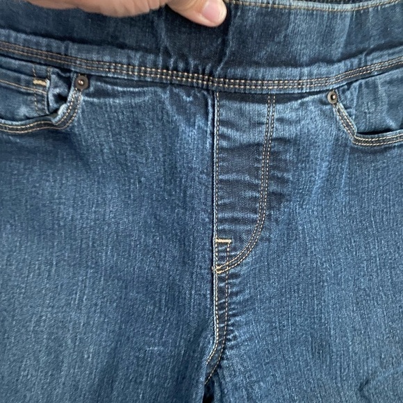 Levi’s jeans pull on with elastic band , blue mid rise size 6, good preowned con - Picture 8 of 8